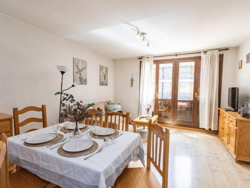 Canfranc-Estacion Apartment | Apartamento familiar Canfranc Estación