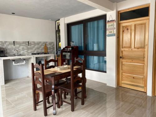 San Pedro La Laguna Apartment | Apartamento Garden para 7 a 8