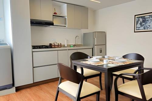 Santa Ana Apartment | Apartamento ideal: Cantón Norte parqueadero gratis