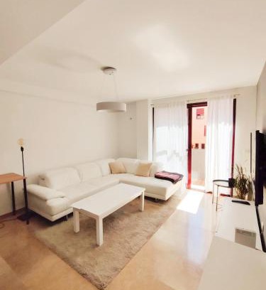 Figares Apartment | Apartamento, piscina y parking Granada Tico Medina