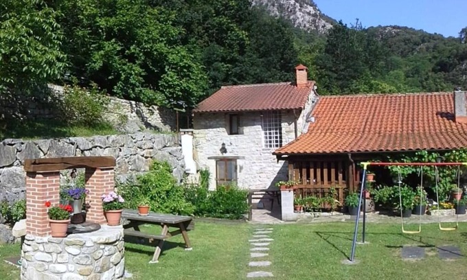 Penamellera Alta Apartment | 'Apartamento Rural La Tablá' with Mountain View, Private Terrace and Wi-Fi