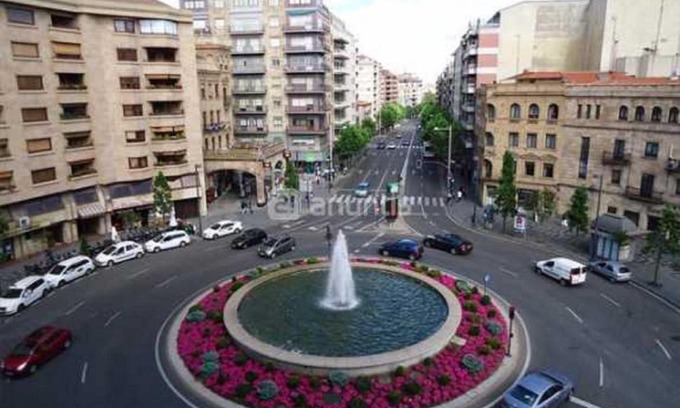 Oeste Apartment | Apartamentos Salamanca Puerta Zamora, Centro, Wifi con salón y 2 dormitorios, Parking