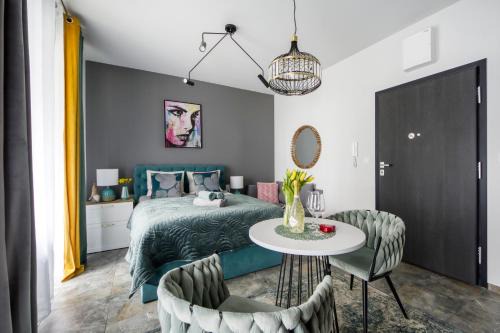 Marymount Apartment | Apartamenty MetroPark Krzemieniecka-Lux-next metro Słodowiec 10 min to center, free parking on the street