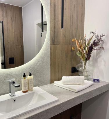 Boleslawiec Apartment | ApartCentrum-CHARLOTTE -PARKING-Air conditioning