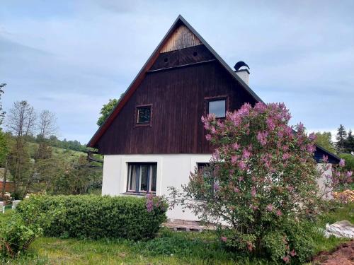 Chvalec Apartment | Apartmán U Kaštanu