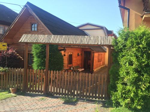 Besenova House | Apartmány Ingrid