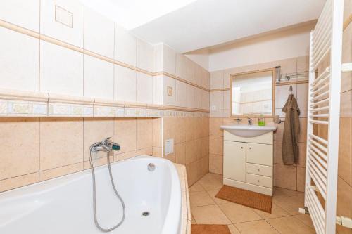 Klenec Apartment | Apartmány Pod Řípem