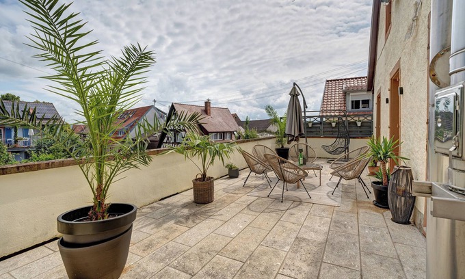 Bahlingen Apartment | Apartment 'Wellness' with Shared Garden, Balcony and Wi-Fi