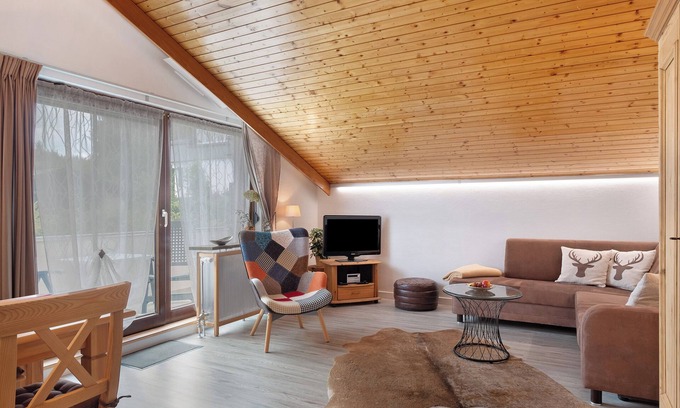 Furtwangen Apartment | Apartment 2 'Ringelblume, 42qm' with Balcony and Wi-Fi