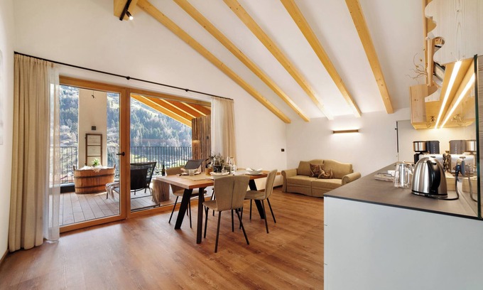 San Leonardo in Passiria Apartment | Apartment 'Federleicht' with Mountain View, Private Terrace and Wi-Fi