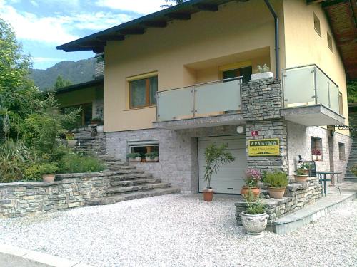 Kobarid Apartment | Apartma "Pod Matajurjem" mountains view