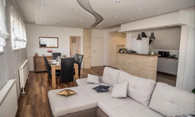Cazma Apartment | Apartman Hubertus 5*