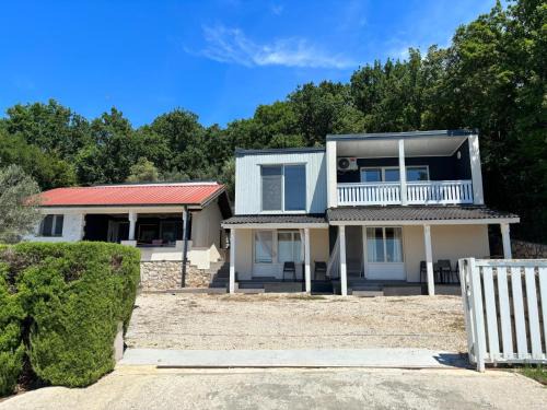 Tribanj Apartment | Apartmani Bošnjak