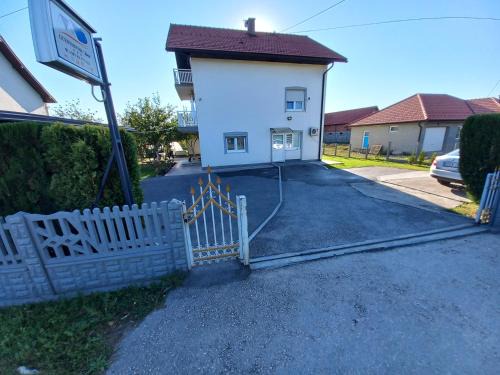 Zivinice House | Apartmani Denis