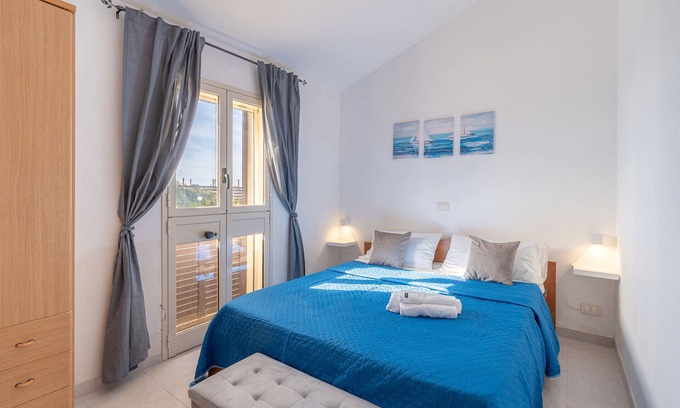Santa Maria del Focallo Apartment | Apartment 'Casa Gardenia Fronte Mare' with Sea View, Wi-Fi and Air Conditioning
