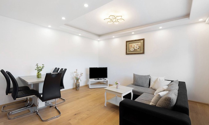Piesteritz Apartment | Apartment 'Ferienwohnung Lutherstadt 2' with Shared Terrace and Wi-Fi