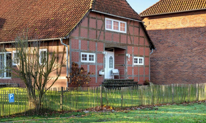 Region Hannover District Apartment | Apartment 'Nordlichterhof' with Private Garden and Wi-Fi