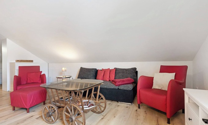 Leiselheim Apartment | Apartment 'Kirsche' with Shared Terrace, Shared Garden and Wi-Fi