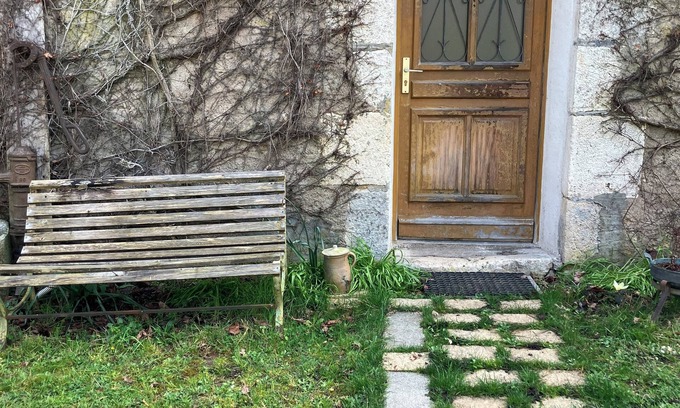 Cosne-Cours-sur-Loire Other | Apartment and art studio in an old farmhouse near Sancerre