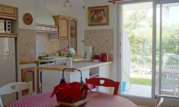 St.-Remy-de-Provence Apartment | Apartment * with terrace and swimming pool in secure luxury residence