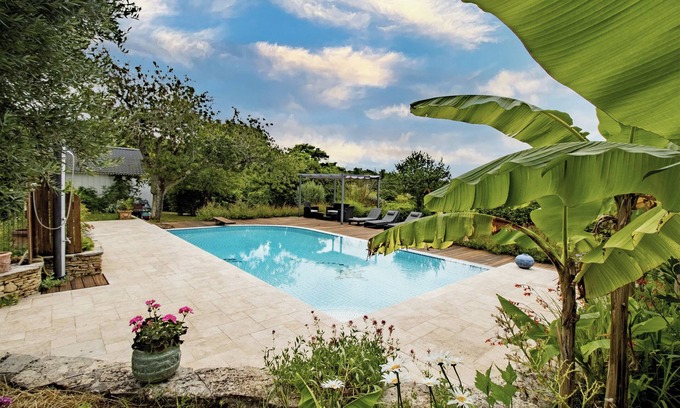 Saint-Romain-la-Virvee Apartment | Apartment 'L'orée Des Vignes' with Shared Pool, Private Terrace and Wi-Fi