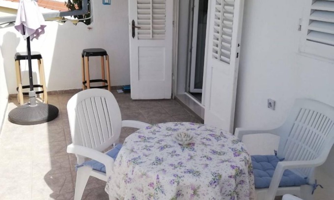 Stomorska Apartment | Apartments Zlatko Slobodan (10176-A2) - Stomorska - island Solta
