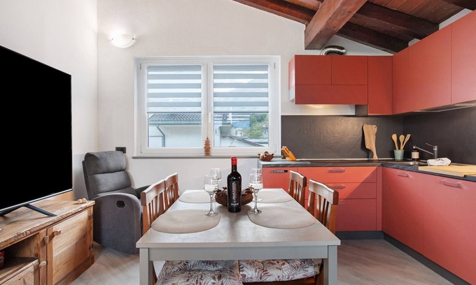 Montan-Angelin-Arensod Apartment | Apartment 'Villa Maffei' with Mountain View