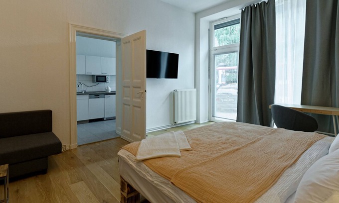 Friedrichshain Apartment | Apartment 1 near Warschauer Platz and Spree river