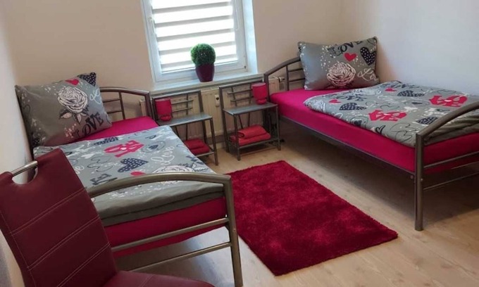 Furth Apartment | Apartment 1 Red - Apartments in Chemnitz
