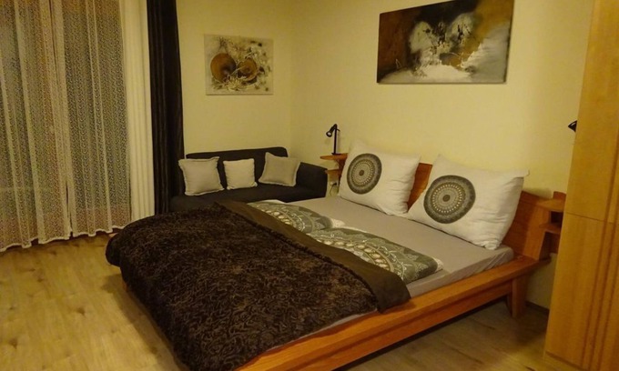 Schoeder Apartment | Apartment 1 room studio, bed-sitting room, shower, WC, balcony - Wedam Ronald -