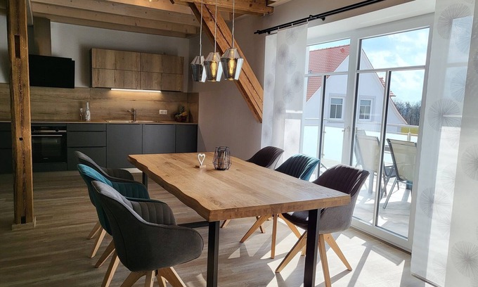 Feuchtwangen Apartment | Apartment 1 with balcony and whirlpool tub