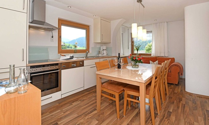Au Apartment | Apartment 1 with balcony - House Rosi