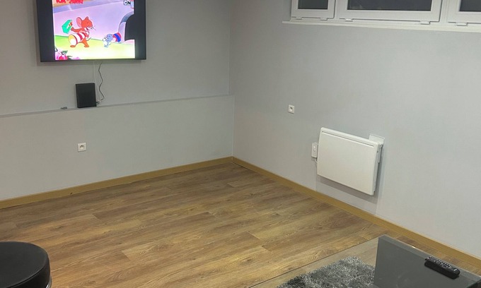 Robertsau Apartment | Apartment 10 minutes from the European institutions and close to the tramway Bus
