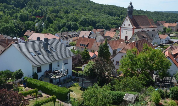 Gambach Apartment | Apartment ~ 110m² in the 1st and 2nd Floor in the beautiful Main Valley, large garden