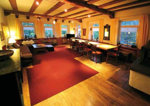 Diebach Apartment | Apartment 175 qm SCHWANENNEST, in der romantischen Rödermühle an der Fränkischen Saale in Deutschlands Mitte, 8 km zur A7