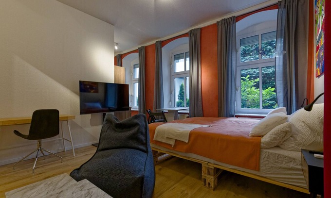 Friedrichshain Apartment | Apartment 3 near Warschauer Platz and Spree river