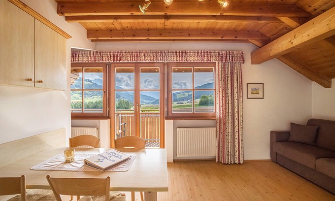 Valdaora di Sopra Apartment | Apartment '3' with Mountain View, Shared Garden and Wi-Fi