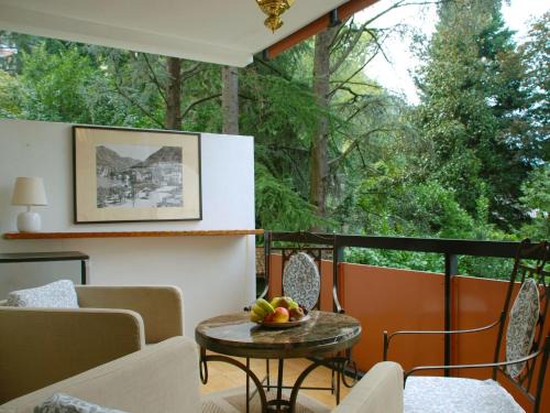 Bissone Apartment | Apartment 305 Romantik by Interhome