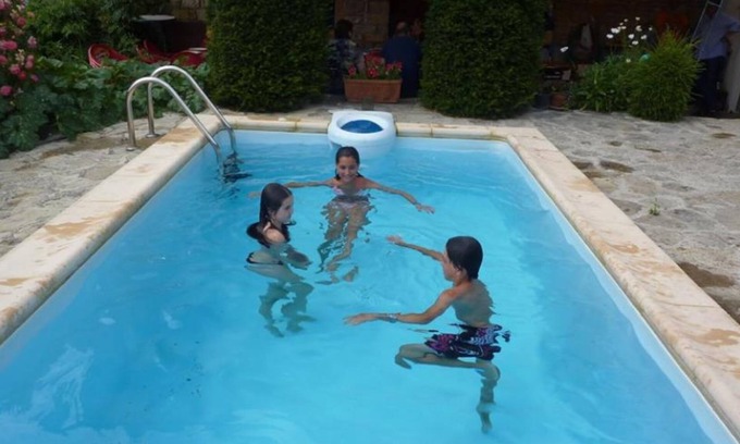 Ibero Apartment | Apartment (4 pax) with views of the river and pool. 10 minutes from Pamplona.