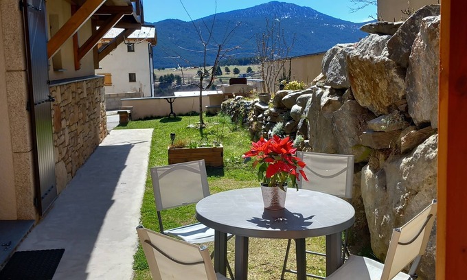 Formigueres Cottage | Apartment 4 persons on the ground floor of a detached house