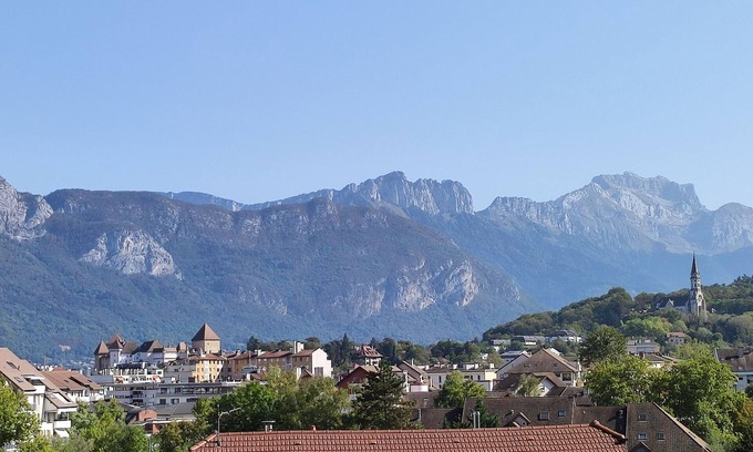 Cran-Gevrier Apartment | Apartment 40 M2 with nice view, quiet location 10mn walk from the center