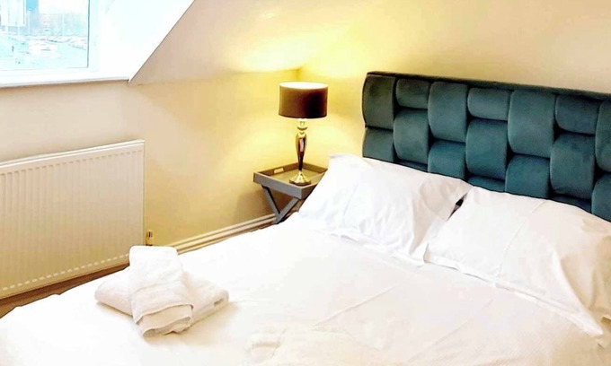 Darlington Apartment | Apartment 5 - CHARMING, LUXURY 2 BEDROOM APARTMENT