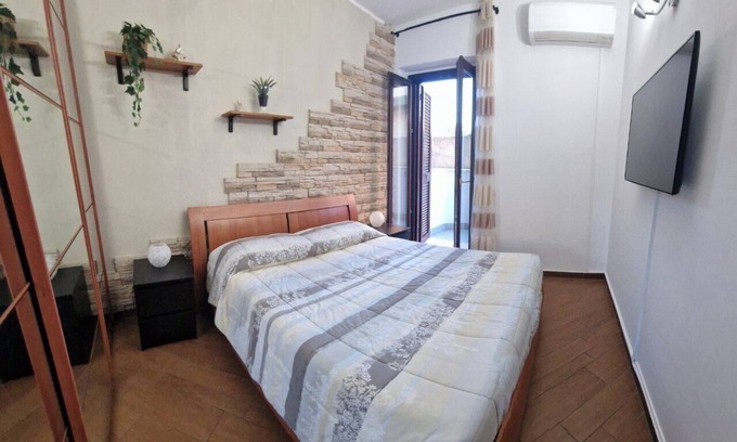 Isola Sacra Apartment | Apartment 5 min from Airport, Self Check-in h24, Private Garden, Wi-Fi, A/C, TV