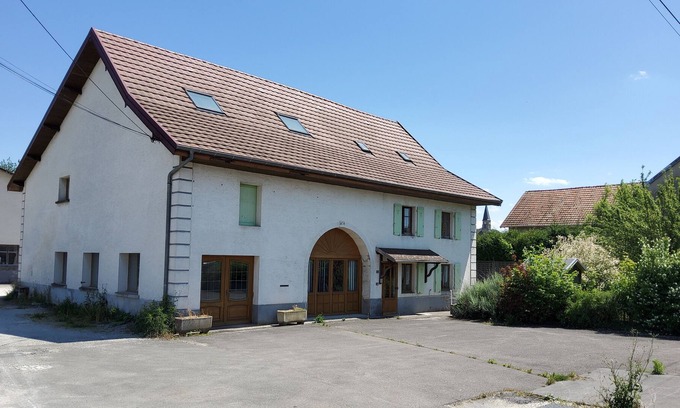 Trevenans Apartment | Apartment 5 minutes from the TGV station and the entrance to the A36 motorway