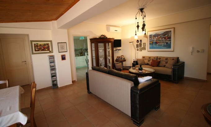 Chalcis Apartment | Apartment 50 meters from the sea in a quiet area.