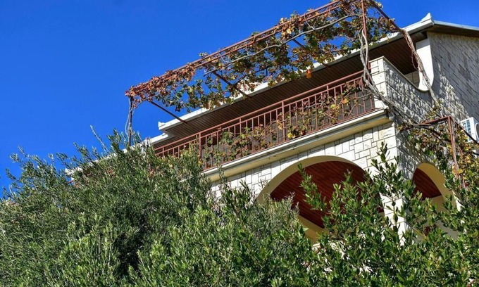 Zadvarje Apartment | Apartment 530/1270 (Central Dalmatia - Pisak), 60m from the beach