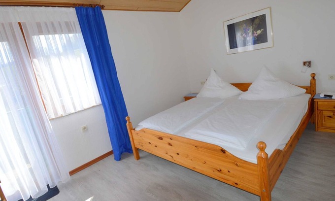 Nieder-Werbe Apartment | Apartment 6 - Apartments Arrow