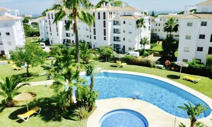Calahonda Apartment | Apartment 6 min walking from the beach with AC