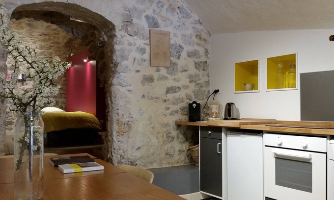 Vauvenargues Apartment | Apartment 90m2 - 12 km from Aix-En-Provence
