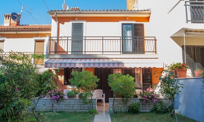 Brulo Apartment | Apartment A 6 Villa Marija - compl. house with 3 bedrooms and 6 beds, near beach area of Poreč